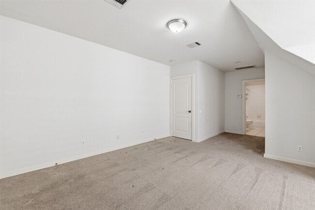 Building Photo - 4424 Blossom St