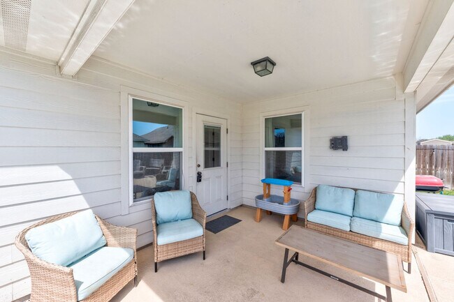 Building Photo - 3230 Creek Side Dr