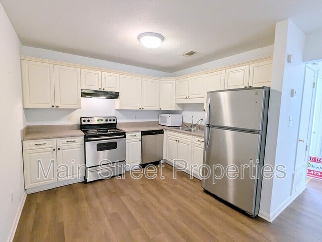 Building Photo - 3202 Redwood Ln