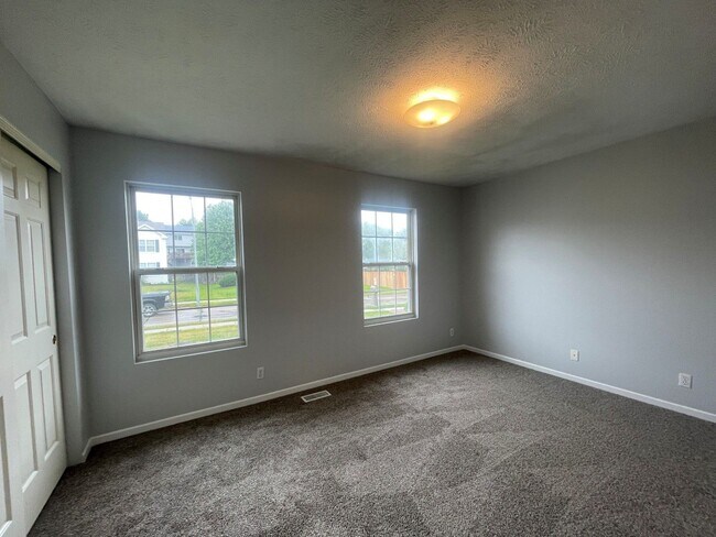Building Photo - New Home For Rent Bellevue!