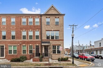 Building Photo - 241 S Macon St.