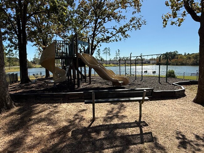 Building Photo - 11980 La Salle River Rd