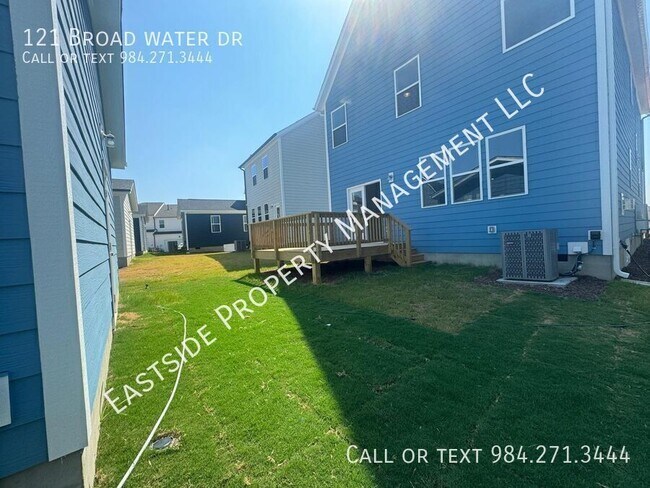 Building Photo - 121 Broadwater Dr