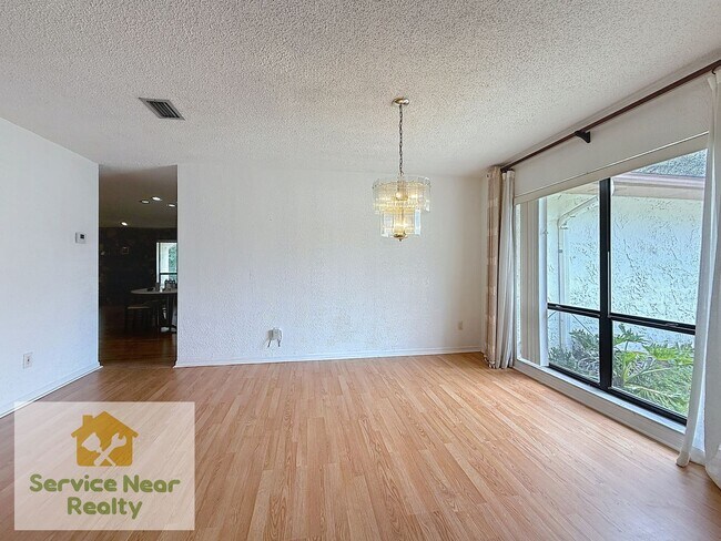 Building Photo - 3402 Country Woods Ct