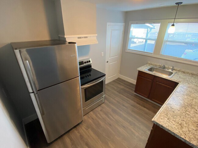 Building Photo - 2BR/1BA Apartment for Rent
