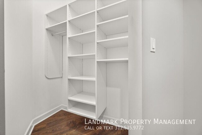 Building Photo - 1201 S Prairie Ave