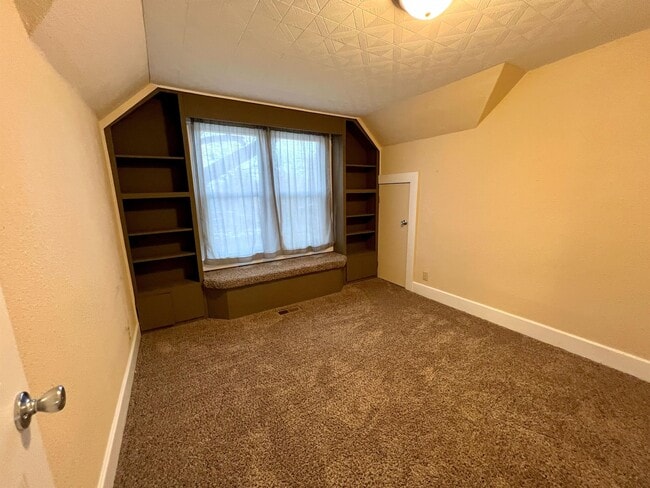 Building Photo - 1642 Miller Ave