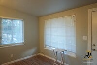 Building Photo - 125 B St