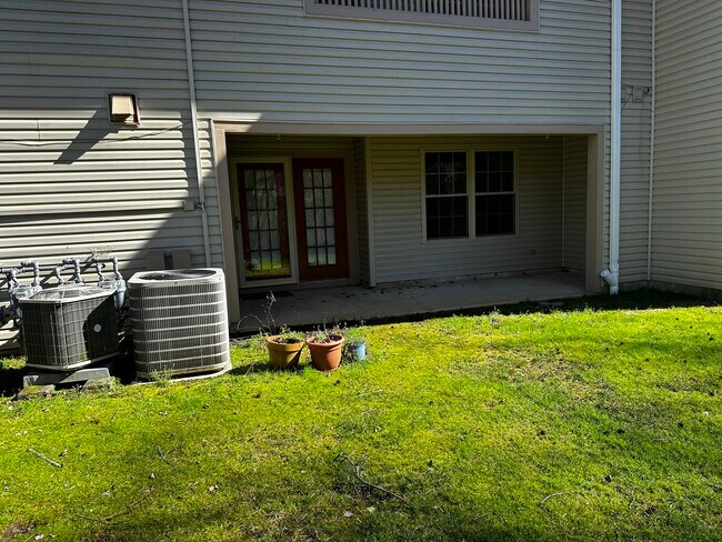 Building Photo - 350 Tavistock