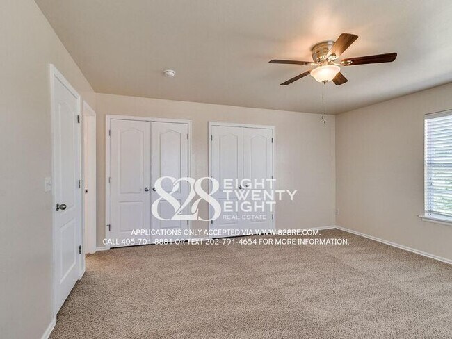Building Photo - Spacious 2 Bed/1.5 Bath Norman Townhome Du...