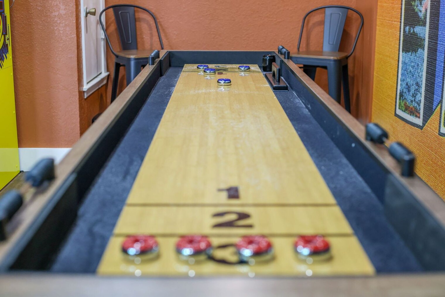 Building Photo - 8922 Hetherington Dr