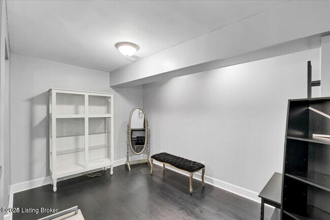 Building Photo - 44 Lake Ave