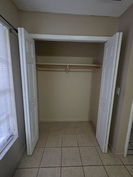 Building Photo - 1711 Ridgewood Ln