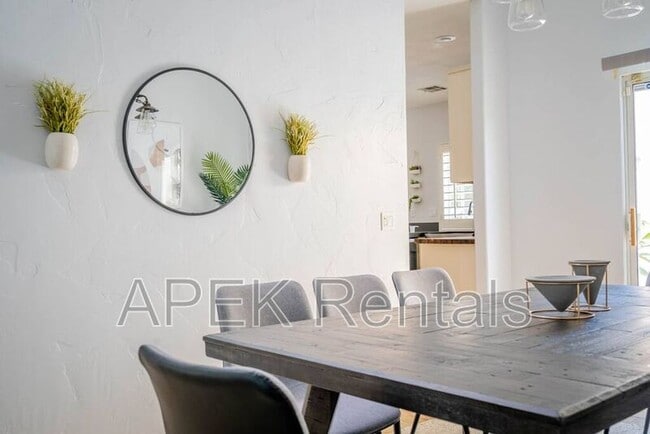 Building Photo - 79150 Ocotillo Dr