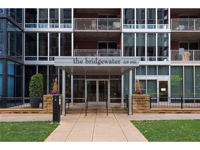 Building Photo - 215 10th Ave S