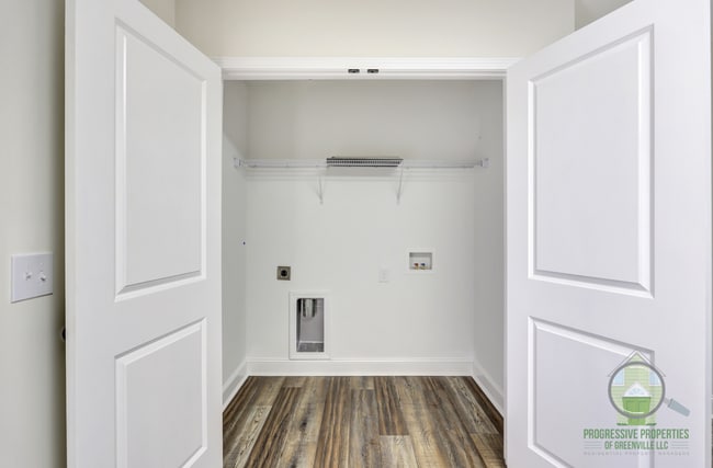 Building Photo - 107 Lyman Lodge Rd