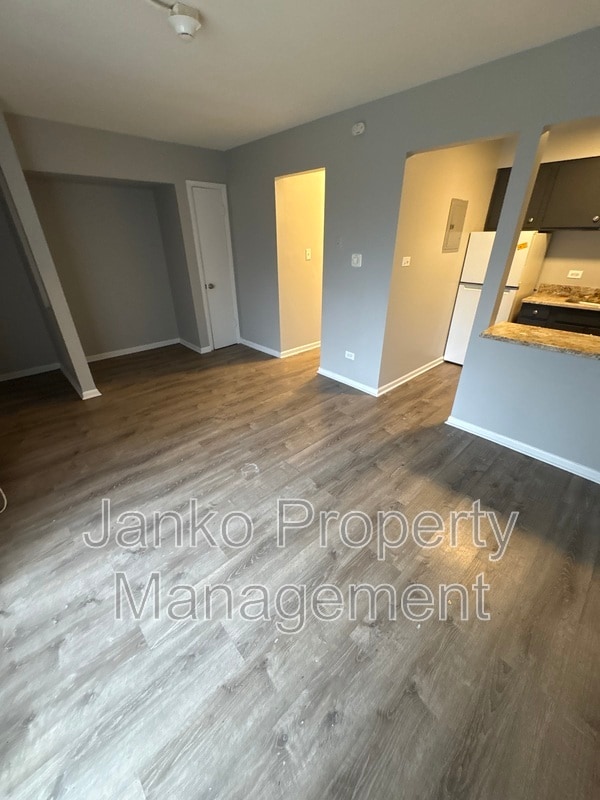 Building Photo - 3353 Commercial Ave