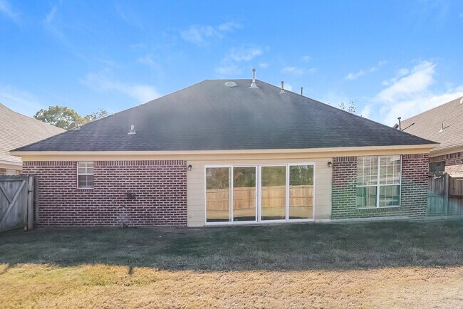 Building Photo - 4882 Graham Lake Dr