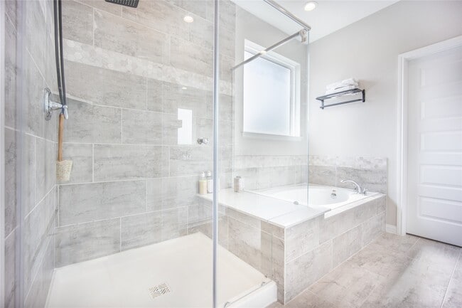 Building Photo - 9907 Prairie Silo Ln