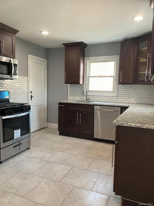 Building Photo - 120 Fairfield Ave