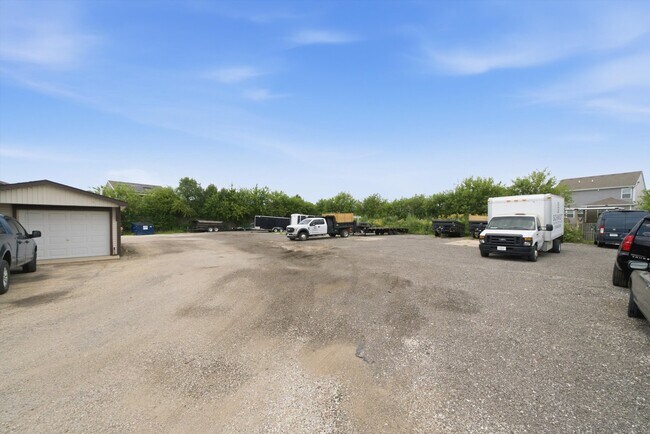 Building Photo - 24134 IL-53