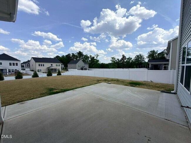 Building Photo - 513 Acerno Dr