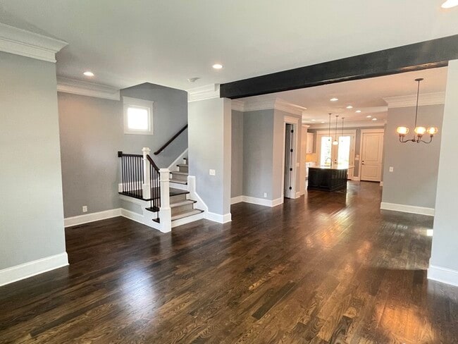 Building Photo - Green Hills/Lipscomb area home built in 20...