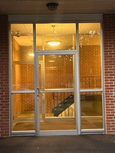 Building Photo - 179 Presidents Ln