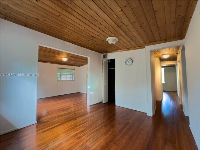 Building Photo - 730 SW 80th St