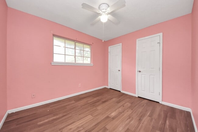 Building Photo - 7414 Battlewood Dr