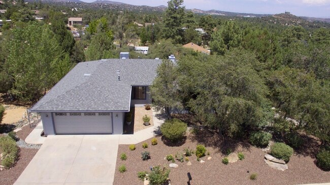 Building Photo - 1444 Vista Rd