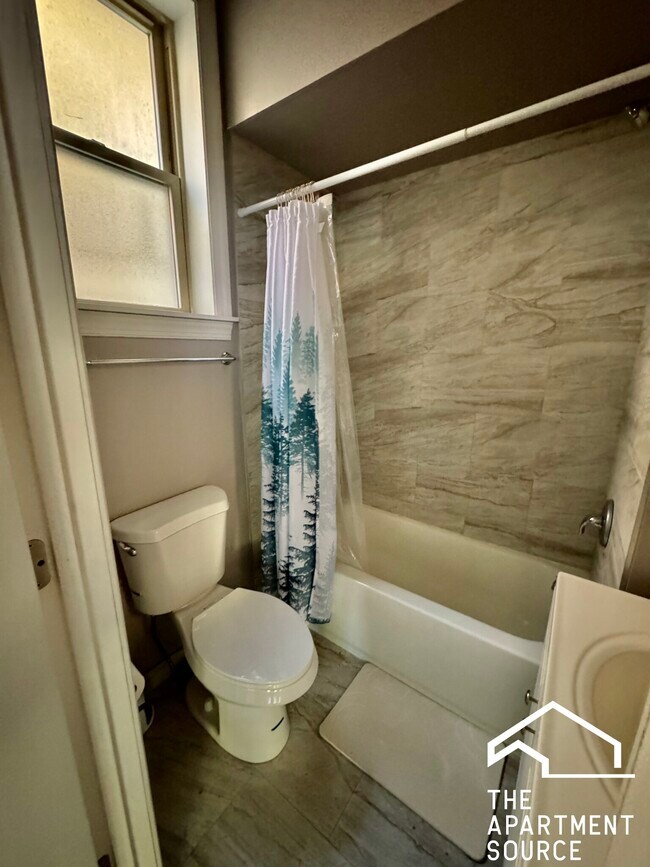 Building Photo - 4265 W Addison St