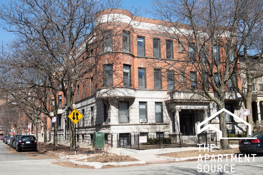 Building Photo - 852 W George St