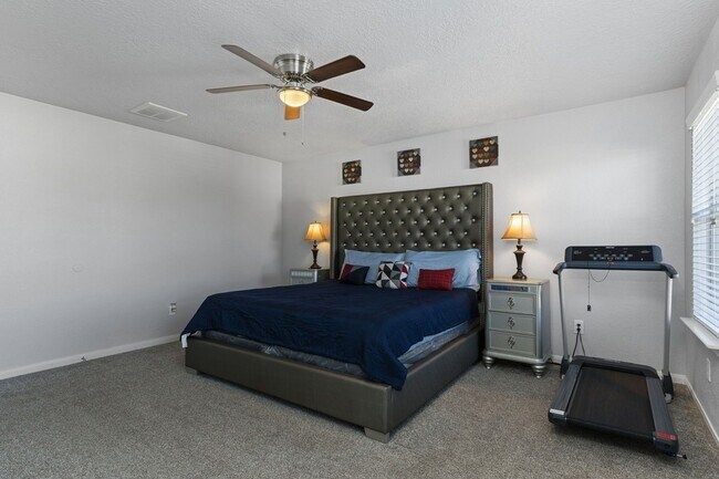 Building Photo - 29326 Legends Green Dr