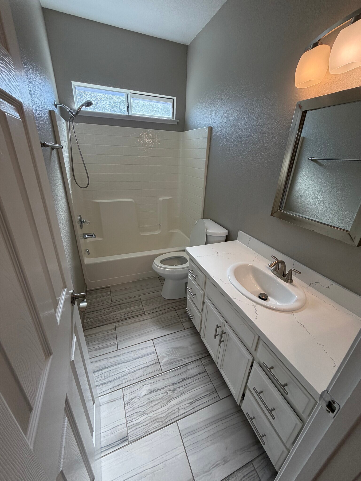 Building Photo - 1605 Paseo Flores Dr