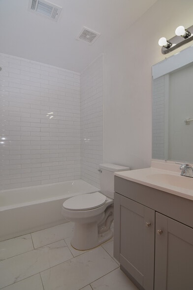 Building Photo - 103 Ashwood Ct