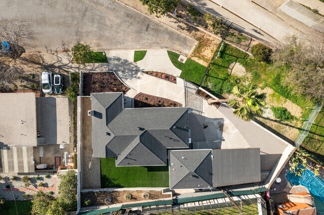 Building Photo - Designer Culver/Fairfax House + Studio | Dog Run & Private Orchard | 3-Car Parking