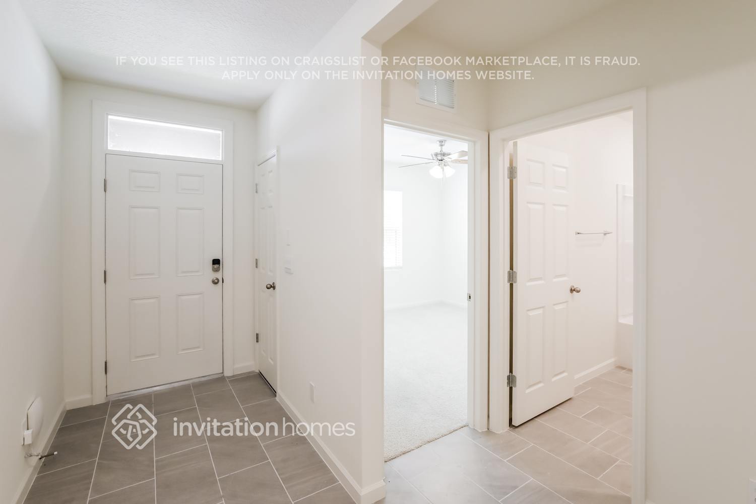 Building Photo - 9667 Seaspray Dr