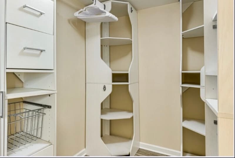 Building Photo - 1108 Valley View Ave