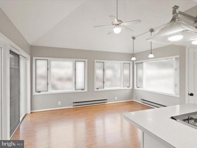 Building Photo - 1919 Kenbar Ct