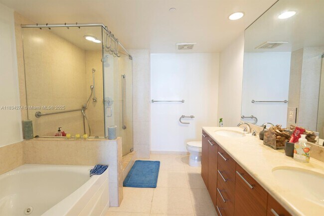 Building Photo - 50 Biscayne Blvd