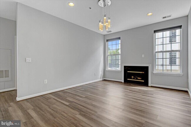 Building Photo - 11575 Cavalier Landing Ct