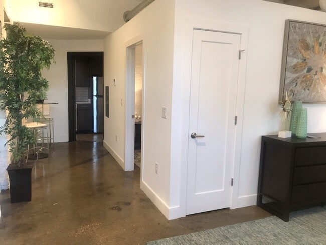 Interior Photo - Landmark at Marshall Broad