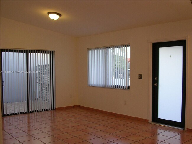 Building Photo - 14765 Kendale Lakes Blvd