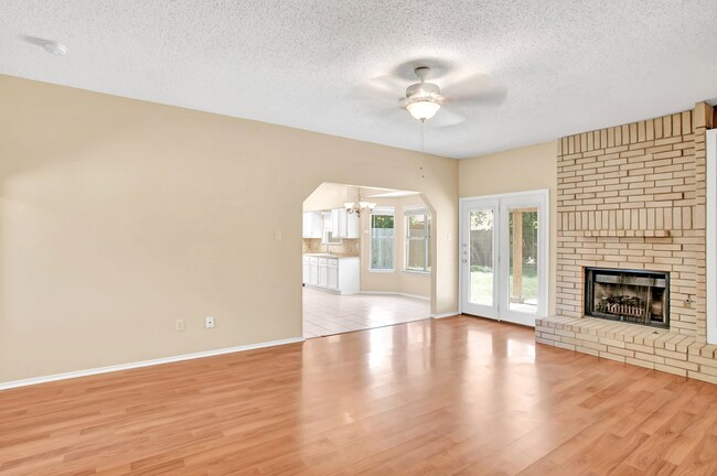 Building Photo - 16412 Framingham Cir