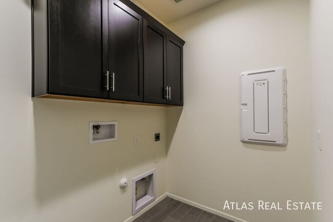 Building Photo - 13038 N Murray Dr
