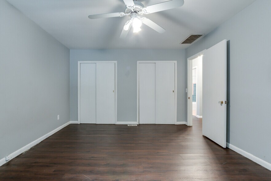 Building Photo - 2311 N Gatewood Ave