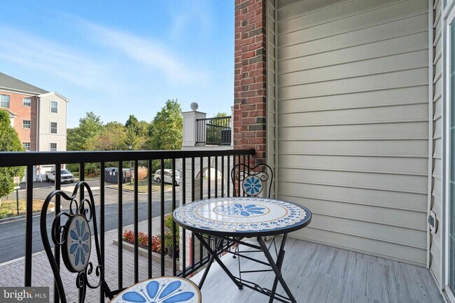 Building Photo - 5910 Great Star Dr