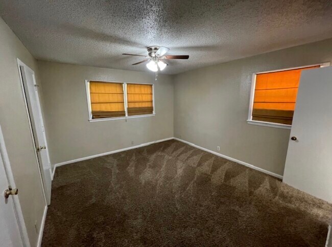 Building Photo - 3410 33rd St