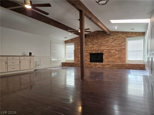 Building Photo - 5945 N El Capitan Way